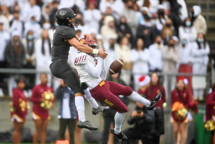 Tualatin.Central-Catholic.6A-football-final.Leon-Neuschwander.37